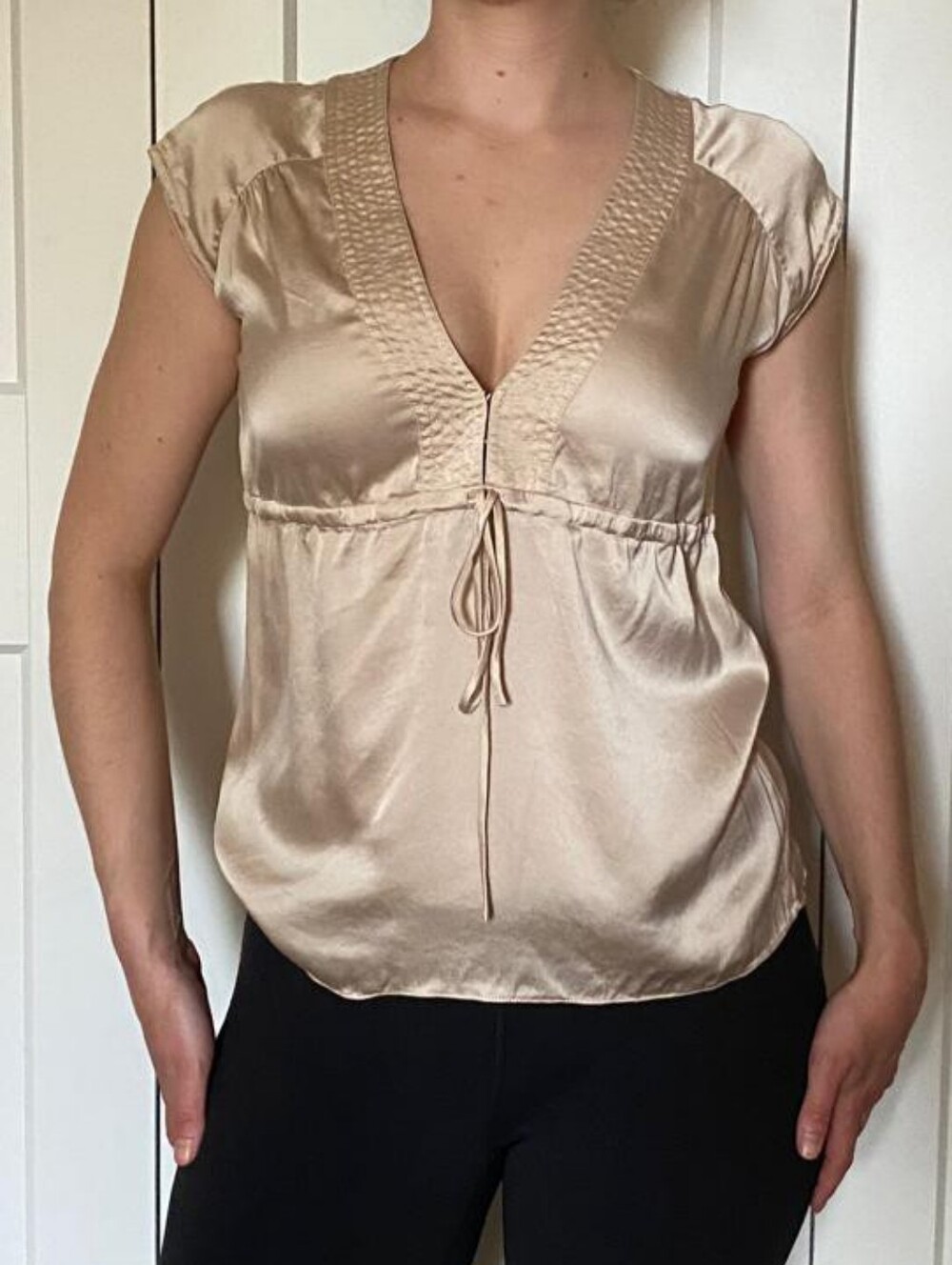100% Silk Express Vintage V Neck Blouse
